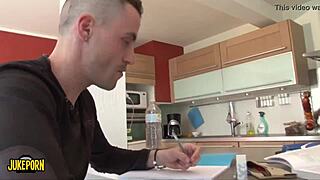 very hot cougar fucks and has fun 😈