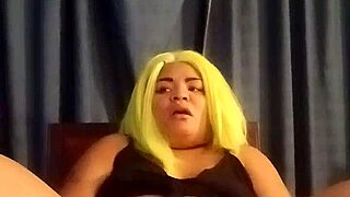 Sexycumminmypussy gushes hard like a water park with toys