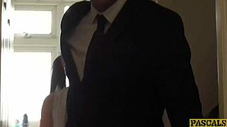 Fingerfuck that british sub before anal?