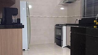 Amateur Seduces Electrician And Pays Service With Sex Card