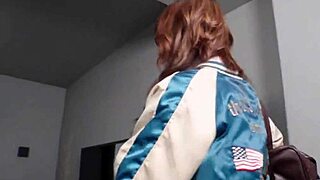 Wow! Badan ultra slim dan gadis Asia petite 18+ comel dalam aksi keras!