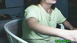 Watch this webcam babe having sex in free amateur video?