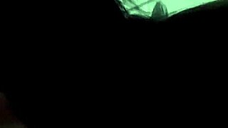 Aluna Novinha Aprendendo A Mamar Com O Professor No Escuridão Do Netflix