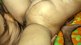 रफ क्रिसमस फकिंग बस्टी एशियन के साथ कुम के लिए