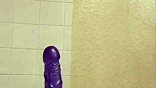 lil-ryda rides her favorite toy with thick ass