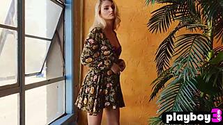 Milfs Lindsay Marie Bra Slipped Down And Revealed Beautiful Small 18+ Tits