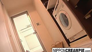 可愛い日本人少女、人生で一番ワイルドなギャングバンを体験