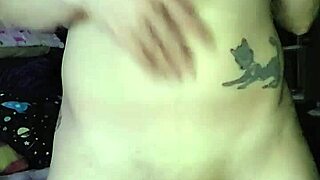 मैं खिलौनों से मस्तरबेट कर रही हूँ झड़ रही हूँ