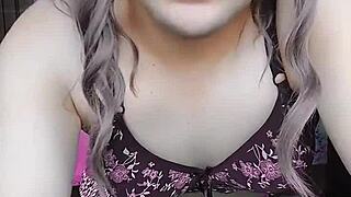 Twerking big white ass in amateur crossdresser performance.