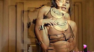 Marvelous Jenna Foxx Plays With Her Pussy Slit