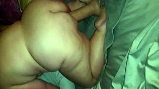 Watch this bigbutt mature BBW ride a huge new dildo