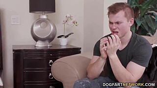 Texas Patti's stiefzoon ziet haar klaarkomen bij intense anaal met bbc