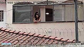 transei com minha amiga na varanda de casa e ficamos pelada pro pessoal da rua