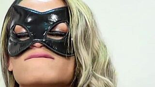 Hot TS Juliana Leal delivers an epic wanking show with sex toys!