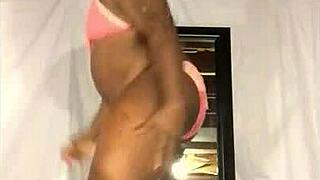 Sexy ebony cd twerks ass to music