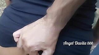 Exibicionismo no parque vira gozada na boca