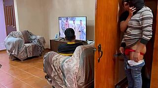 Desconocido se mete a coger a escondidas con mi novio