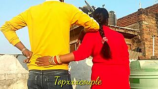 नई देसी भाभी होममेड रैंच पर रफ डॉगीस्टाइल पाउंडिंग सहती है