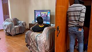 Desconocido se mete a coger a escondidas con mi novio