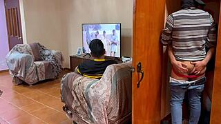 Desconocido se mete a coger a escondidas con mi novio