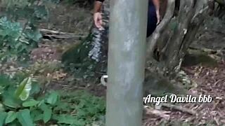 Exibicionismo no parque vira gozada na boca