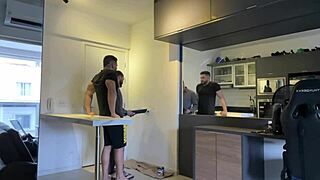 fui pintar a casa do rico e ele acabou me fudendo - video promocional