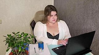 How did boss nail that curvy BBW sextress and glaze her huge tits?