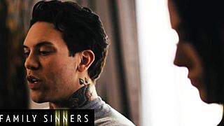 Reagan Foxx küçük elli üvey oğlunu baştan çıkarıyor