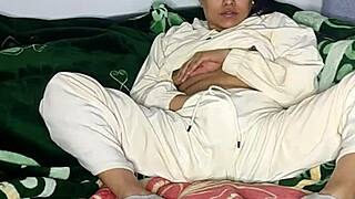 Blue amateur squirts!