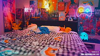 Want me to be your little cosplayer fingering on webcam?