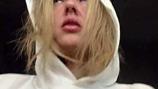 Sapatona gets horny at the gym seeing women and men through her transparent shirt