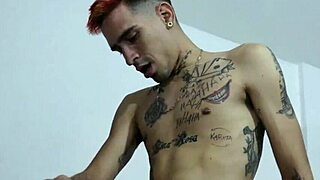 jefe scolds employee for missing docs, but she seduces with a quick bj in office