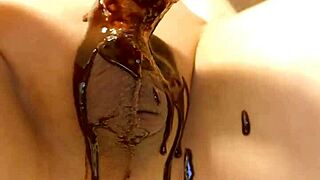 Japanski gej amater kuva čokoladnu bananu?