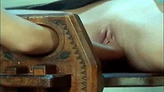 Chytil jsem gay kámoše při creampie šukání v kalhotkách