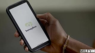 vixenplus, um, istri kaya kianna, dia suka naikin bbc tebel anton, ya tau?