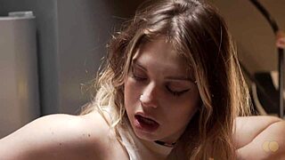 I send my husband to the bank just to sneakily suck the pizza delivery guy’s dick