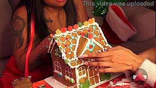 So, we’re making a gingerbread house for Christmas. Let’s finish this holiday project together!