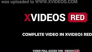 Ejaculei na bunda dela mas continuei com o pênis duro remando até ejacular segunda vez dentro full video red