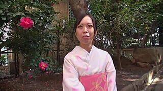 Japanese beauty Nozomi Tanaka in yukata for steamy action. So hot! 🔥