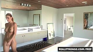 Just saw Celeste Star and Ryan Ryans petting pussy together