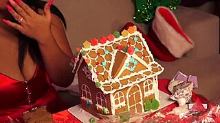So, we’re making a gingerbread house for Christmas. Let’s finish this holiday project together!