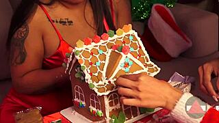 So, we’re making a gingerbread house for Christmas. Let’s finish this holiday project together!