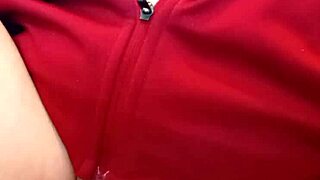 Pissing and open pussy featuring fetish ass