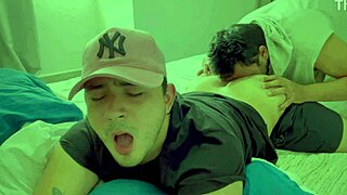 el novio de mi hermana me despierta para comerme el culo a pelo 😏 porque estaba caliente