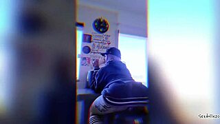 She asked to fill her pussy with cum