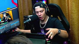 Ela Tirou O Pau Do Marido No Podcast E Sugou O Apresentador Ate As Bolas