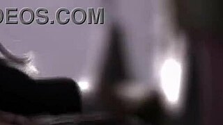 White slut invites me for bent over doggystyle in Second Life.