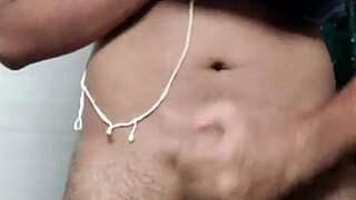 cant resist masturbating indian desi gay 😏