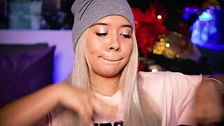 college girl with big butt shakes it online for cash, wanna see?