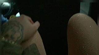 Provoquei O Uber E Deixei Ele Brincar Com Minha Bucetinha